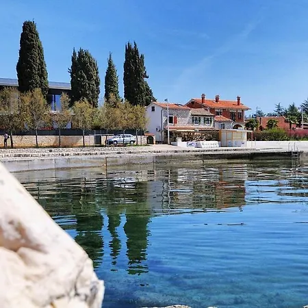 Casa Astrid By The Sea In Porec, Istria Будинок відпочинку Пореч